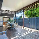 Brisbane Oasis+Spa Tennis Court