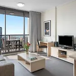 Oaks Brisbane on Charlotte Suites