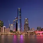 Skyline & Riverview Skyhigh Seduction Luxe Apt