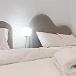 The Hampton Retreat - 6Br 16 Guest Pet Friendly House