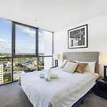 Riverview 2br Delicate Apt, 1min To Train Station *