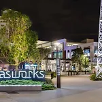 Tasteful Teneriffe - 1Bed, 1Bath, Balconies