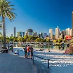 South Bank Stunner! ~ 3 Bed/2 Bath/1Car/Views