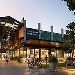 1Br Luxury Apt At Prime Location W Carpark