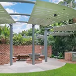 Montague Metropolitan - Brisbane Cityscape Oasis