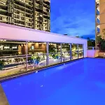 2-Bed Near Brisbane Cbd With Pool, Sauna & Bbq Duplicate