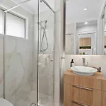 Apartment The Sanctuary! 1bed, 1bath, 1car, Pool~teneriffe Brisbane