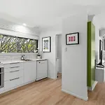 Apartment The Sanctuary! 1bed, 1bath, 1car, Pool~teneriffe