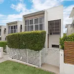 Renov Peaceful 3Br Morningside Gem: Cozy Retreat