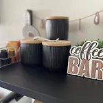 Top-Floor Luxe Stay In The City Free Parking, Pool, Gym, Wifi