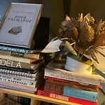 Top-Floor Luxe Stay In The City Free Parking, Pool, Gym, Wifi