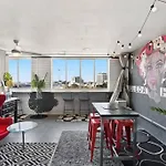 Retro Chic Vibes, Tropical Pool & Prime Location *