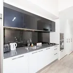 South 2b2b Apt&parking M6 Apartment
