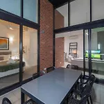 South 2b2b Apt&parking M6 Apartment