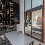 South 2b2b Apt&parking M6 Apartment