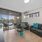 Superb 2Bed 2Bath 1Car Views Cbd