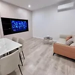 Villa Modern Comfort In Macgregor Brisbane