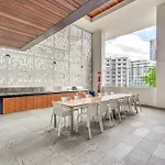 Modern Mountain View Apartment - South Brisbane