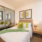 One Bed Apt At Southbank With Rooftop Pool And Carpark