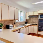 Family Cozy Retreat Near Westfield