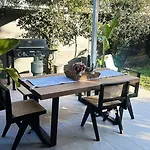 Urban Oasis In Bulimba Guest House