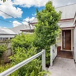 Elegant 4 Bedroom Residence With Entertaining Area