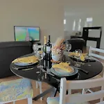 Cozy Share Suite In Coopers Plains - Double Room With Private Bathroom