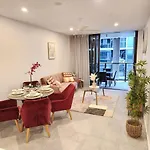 Free Car Park, Infinity Pool, City View, Spa-Sauna