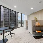 1 Bedroom Apartment In Queens Wharf