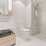 1 Bedroom In Queens Wharf Apartment Brisbane