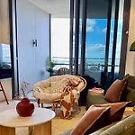 Queen\'S Wharf Apartments