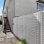 Spacious 3Br - Walk To Racecourse Rd And Portside!