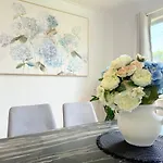 Family Comfort Modern 3Br Retreat