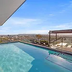 Stylish And Modern Valley Pad With Rooftop Pool And Wifi * Brisbane