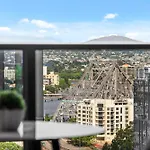 Stylish And Modern Valley Pad With Rooftop Pool And Wifi Brisbane