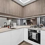 Stylish And Modern Valley Pad With Rooftop Pool And Wifi Apartment Brisbane