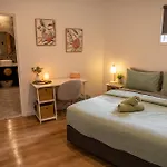 Hot Tub, Ice Bath, Gym, Sauna, Pool Table Coorparoo Haven Brisbane