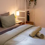 Hot Tub, Ice Bath, Gym, Sauna, Pool Table Coorparoo Haven Homestay *