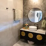 Homestay Hot Tub, Ice Bath, Gym, Sauna, Pool Table Coorparoo Haven