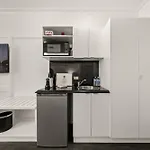 Studio Stay In Brisbane Cbd Hotel Building