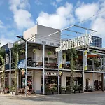 South Bank Sensational - 2Bed-2Bath-1Car-Pool