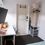 Hot Tub, Ice Bath, Gym, Sauna, Pool Table Coorparoo Haven Homestay