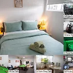 Hot Tub, Ice Bath, Gym, Sauna, Pool Table Coorparoo Haven *