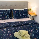 Hot Tub, Ice Bath, Gym, Sauna, Pool Table Coorparoo Haven