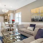 The Airport Stop Spacious House & Sky Base * Brisbane
