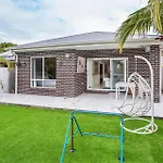 Holiday home The Airport Stop Spacious House & Sky Base