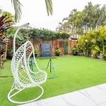 The Airport Stop Spacious House & Sky Base Holiday home Brisbane