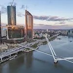 Hot In The City 2Bed-2Bath-2Car-Study-Pool-Views