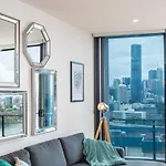 Stunning River Views 2b Brisbane