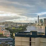 Stunning River Views 2b Apartment Brisbane